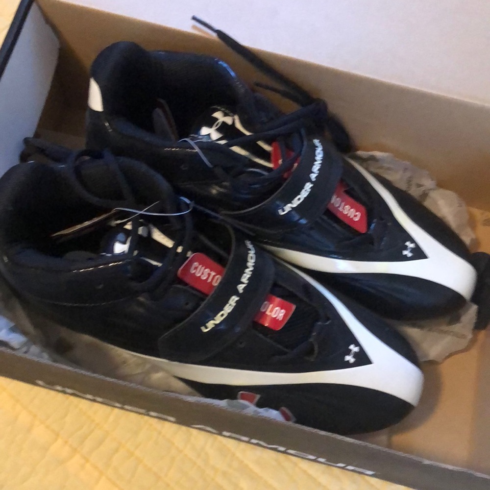 Under Armour Cleats 10